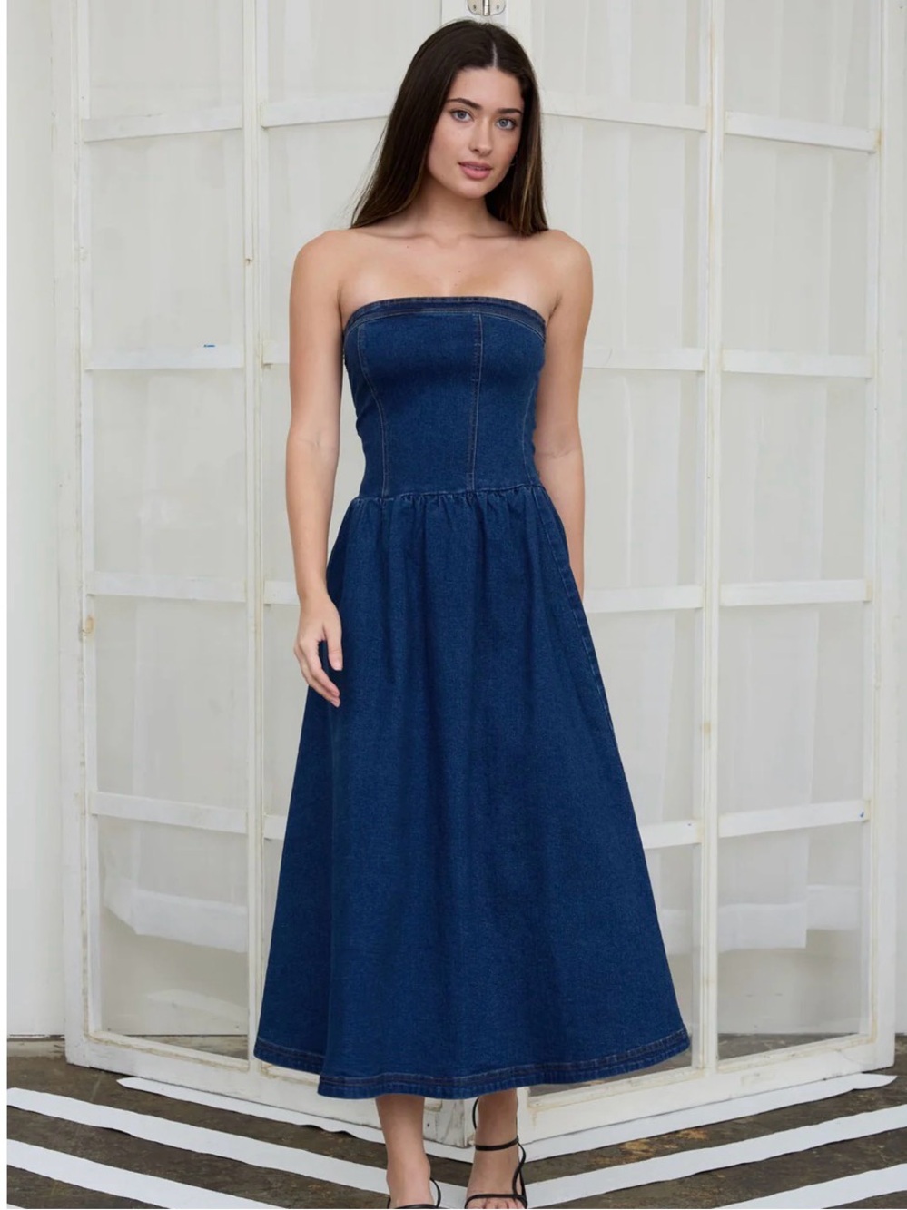 The Workshop Strapless Smocked Denim Midi Dress Dark Denim – Size Medium